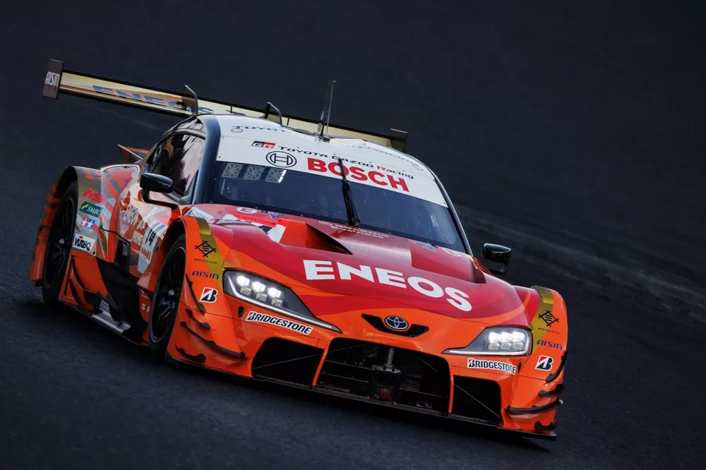 エネオススープラ14号車2026ボディ ENEOSスープラがトップタイム。クビアトはGT300の5番手｜スーパーGT