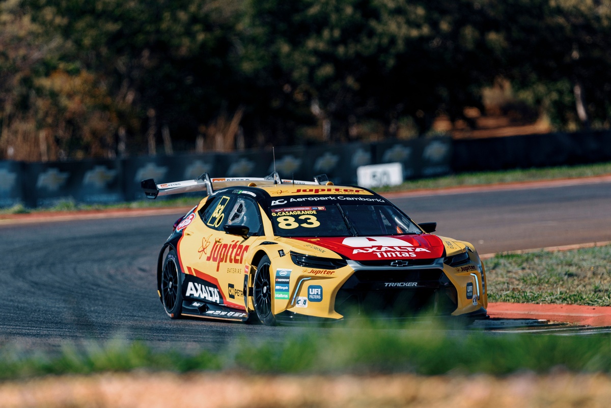 Stock Car: Casagrande / Robe fazem a pole da Endurance de Brasília à frente de Massa / Collet