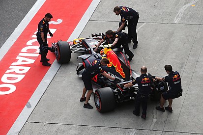 Verstappen blames engine misfire for Q1 exit
