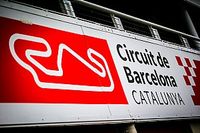 Carros têm janelas quebradas em estacionamento de Barcelona