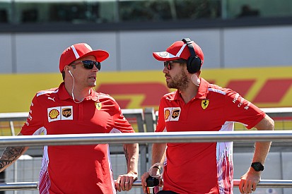 Vettel vuole ancora Kimi: "Mi piacerebbe continuare con lui. Leclerc è giovane e veloce. Non c'è fretta"