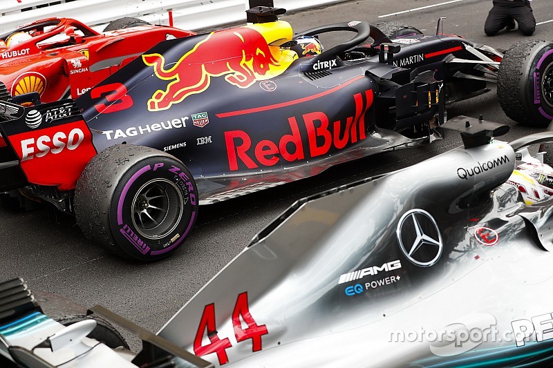 Pneus : Mercedes prudent pour Singapour, Ferrari agressif