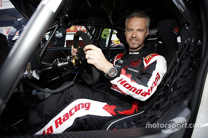 415 jours après son grave accident, Monteiro revient à la compétition