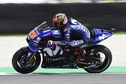 Виньялес закончил лидером пятничные тренировки MotoGP в Нидерландах