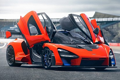 Новий суперкар McLaren Senna згорів після двох тижнів