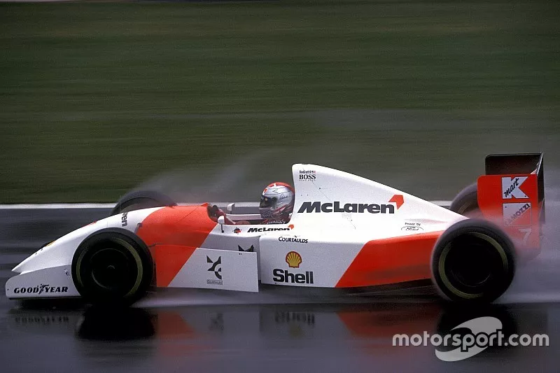 Michael Andretti, McLaren MP4/8, crashed out on lap 7.
