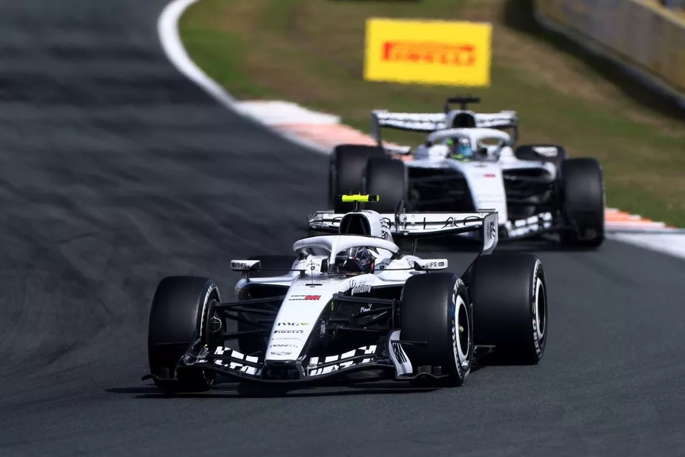 Valtteri Bottas, Cadillac Racing, Sergio Perez, Cadillac Racing