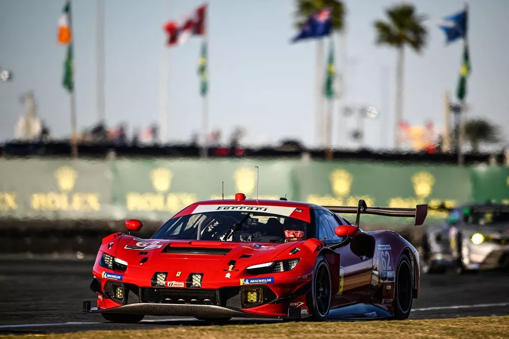 Ferrari 296 GT3 N°62 Risi Competizione - Miniature 1/18 Daytona 24H 2023 (BBR Models)