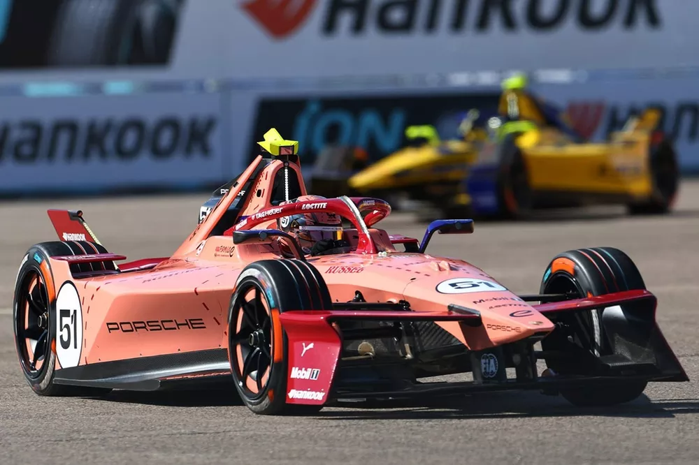 ポルシェのニコ・ミュラー、嬉しいフォーミュラE初優勝｜フォーミュラE