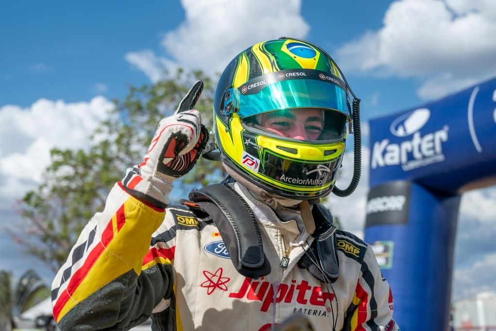 NASCAR: Casagrande compete nos Estados Unidos