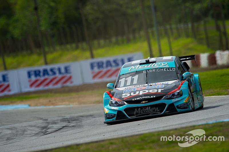 Na estratégia, Barrichello vence 2ª prova na Argentina