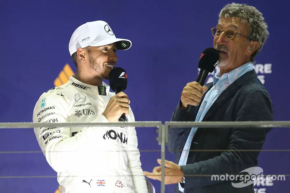 Podium: ganador, Lewis Hamilton, Mercedes AMG F1,  Eddie Jordan, Channel 4 F1 TV