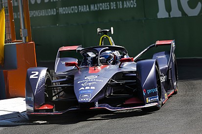Santiago ePrix: Bird, Wehrlein’ı mağlup etti, Buemi liderken kaza yaptı