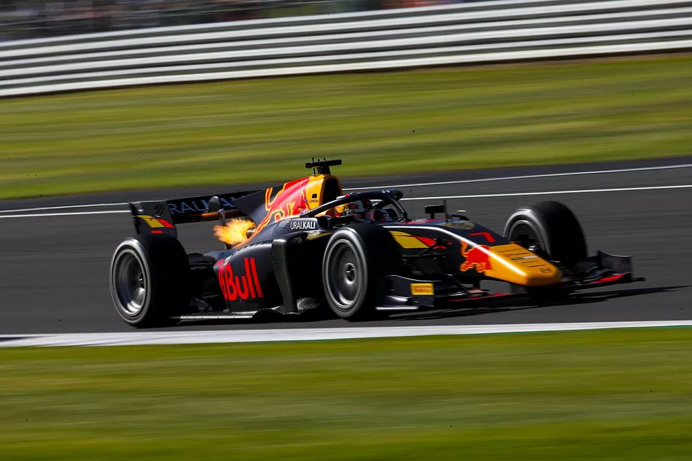 Liam Lawson, Hitech Grand Prix 
