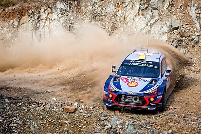 Turkey WRC: Mikkelsen leads Breen on Friday morning