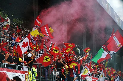 Az Olasz Nagydíj szurkolói: Ferrari mindenhol
