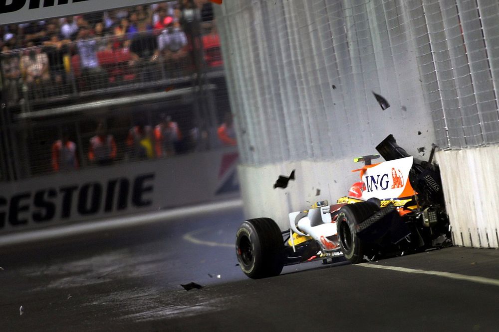 Accidente de Nelson Piquet Jr., Renault F1 Team  R28
