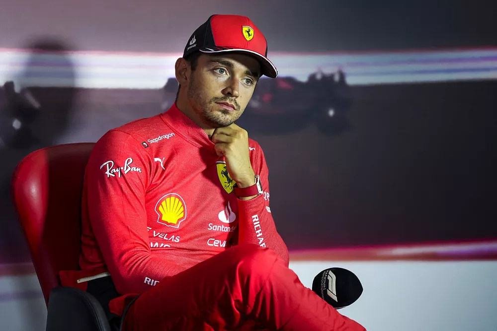 Charles Leclerc, Ferrari, 3&ordf; posici&oacute;n, en la rueda de prensa