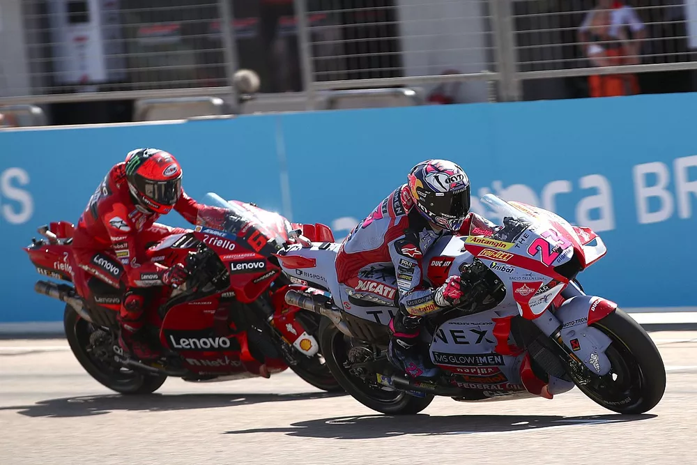 Enea Bastianini, Gresini Racing, et Francesco Bagnaia, Ducati Team