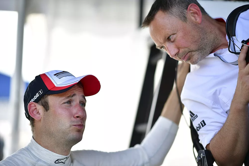 #911 Nick Tandy, Porsche 911 RSR, Gary Davies, race engineer