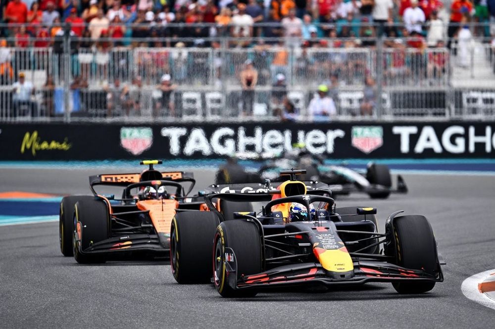 Lando Norris, McLaren, Max Verstappen, Red Bull Racing