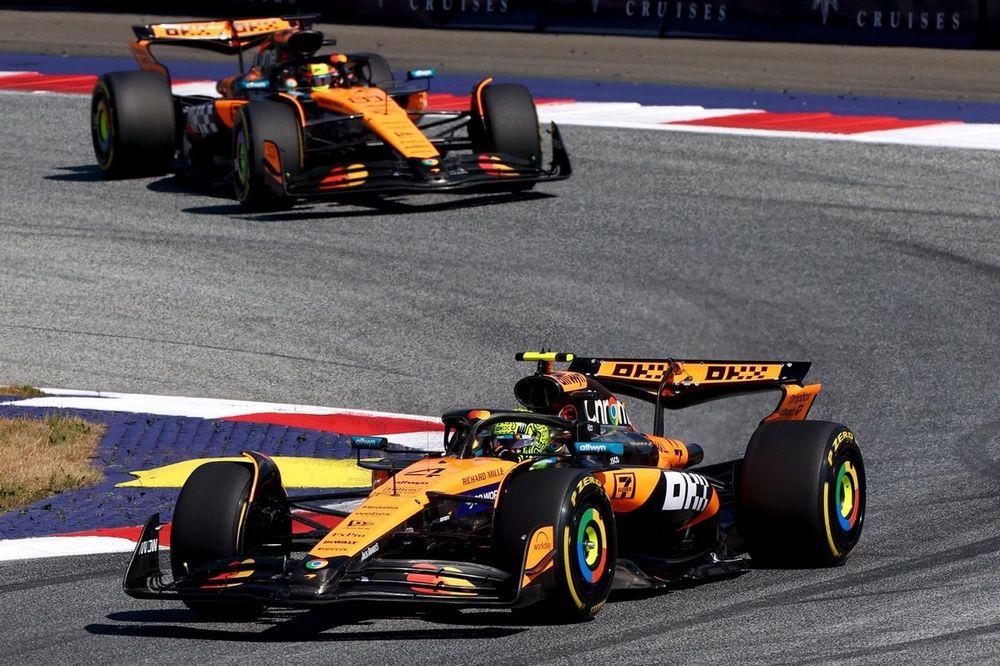 Lando Norris, McLaren, Oscar Piastri, McLaren