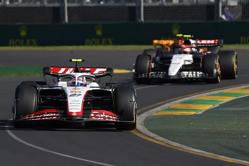 Nico Hulkenberg, Haas VF-23, Yuki Tsunoda, AlphaTauri AT04