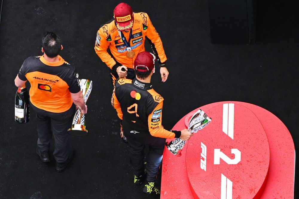 Lando Norris, McLaren, Oscar Piastri, McLaren