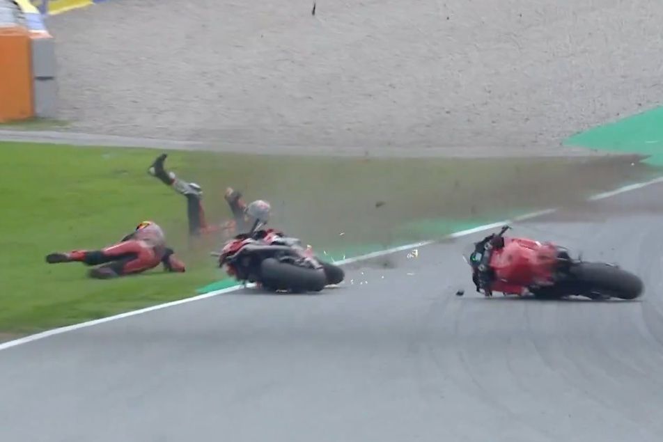 Caida Acosta e Fernandez