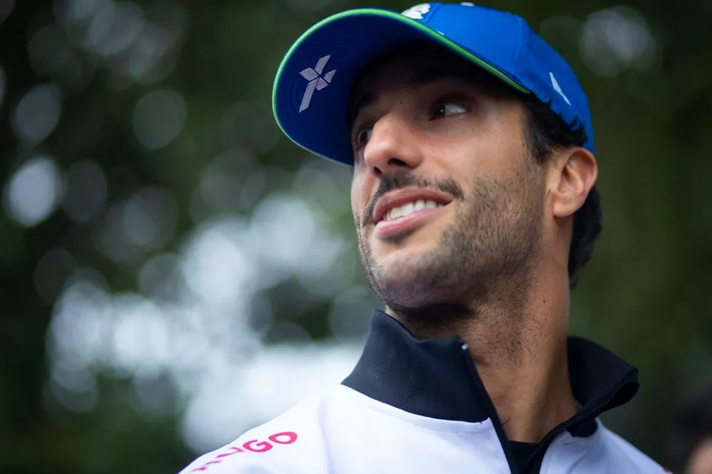 Daniel Ricciardo, Visa Cash App RB F1 Team, arrives at the track 