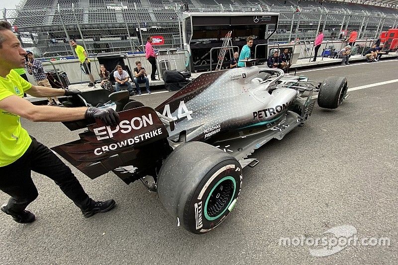 Damage of the floor at the car of Lewis Hamilton, Mercedes AMG F1 W10