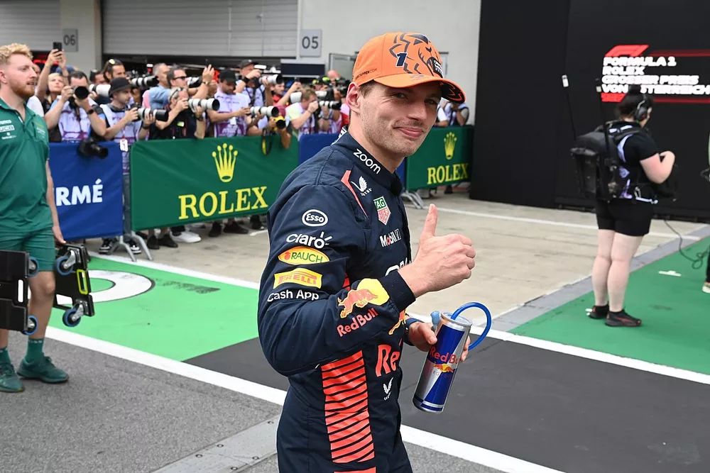 Pole man Max Verstappen, Red Bull Racing, gives a thumbs up