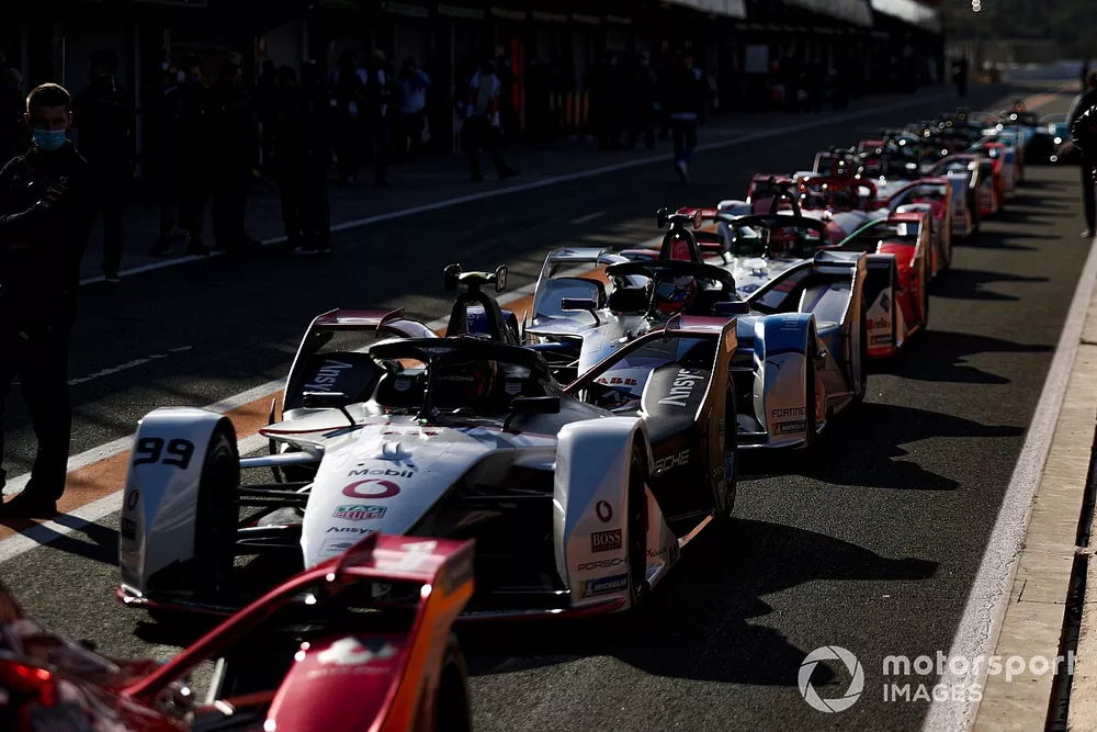 Pascal Wehrlein, Tag Heuer Porsche, Porsche 99X Electric, Maximilian Gunther, BMW I Andretti Motorsports, BMW iFE.21