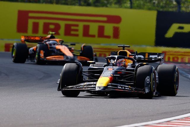 Max Verstappen, Red Bull Racing RB20, Lando Norris, McLaren MCL38