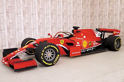Több száz óra munkával F1-es Ferrari készült kartonpapírból (videó)