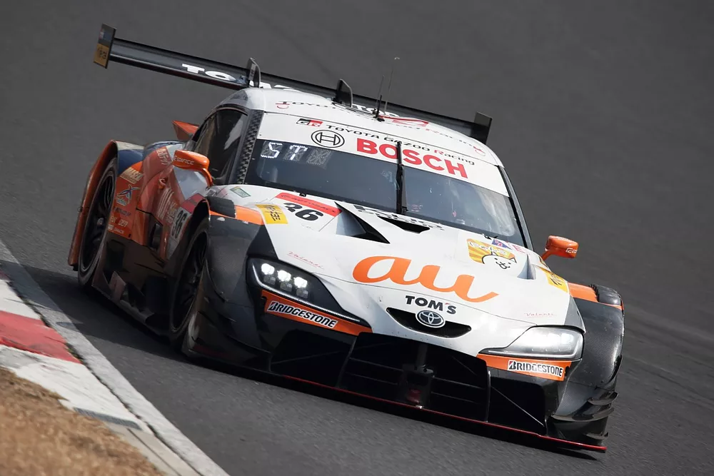 GT500はau TOM'Sがトップ、GT300はJLOCランボルギーニが好調さを見せる