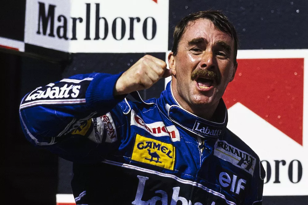 Nigel Mansell, Williams Renault, c&eacute;l&egrave;bre son titre mondial sur le podium