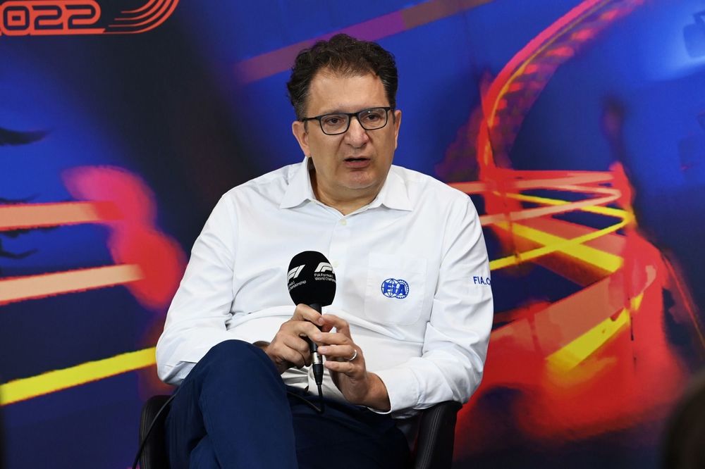 نيكولاس تومبازس