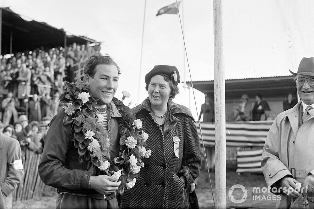 Race winner Stirling Moss

