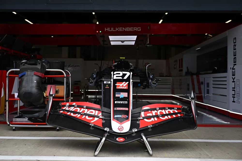 Aler&oacute;n delantero de Nico Hulkenberg, Haas VF-24
