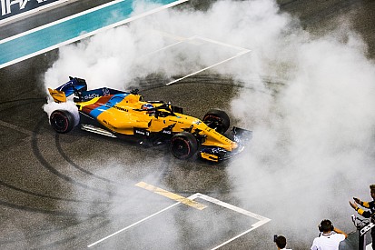 Donuts, Ehrungen und eine Bitte: So emotional war der Abschied von Alonso