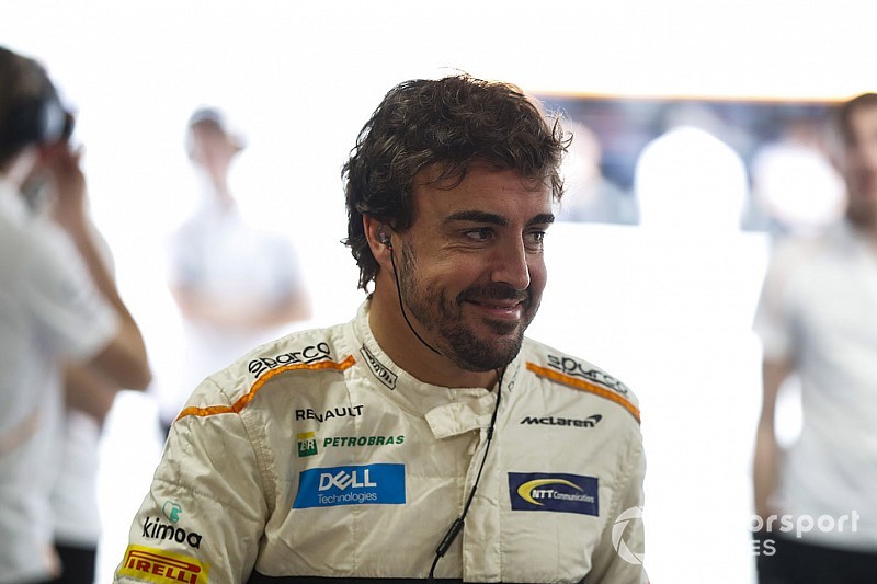 アロンソ、”最後の”F1を楽しむ「それぞれのレースがまるでお祝い」
