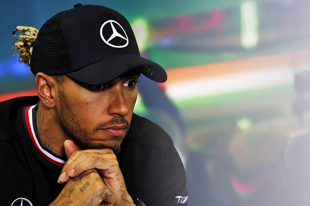 Lewis Hamilton, Mercedes-AMG, 2&ordf; posici&oacute;n, en la rueda de prensa