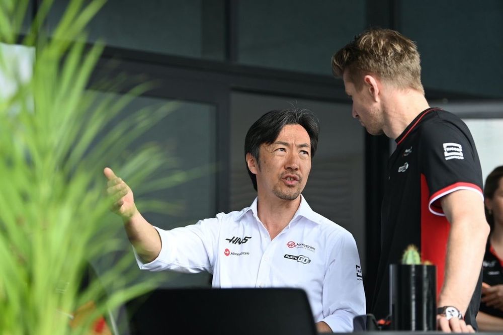 Ayao Komatsu, 
Director de Haas F1 Team, Nico Hulkenberg, Haas F1 Team