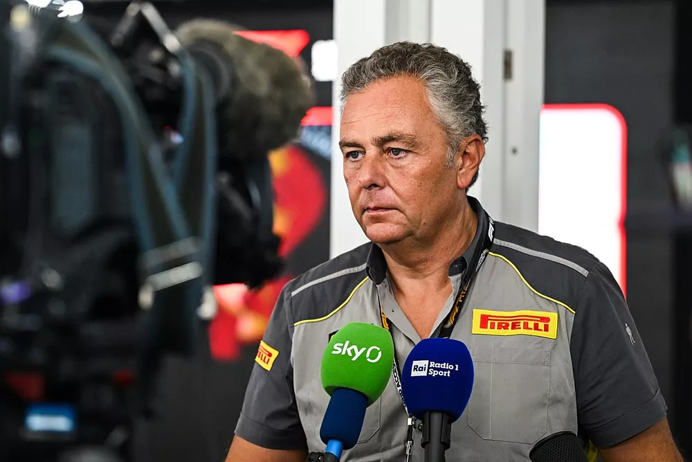 Mario Isola, Racing Manager di Pirelli Motorsport, viene intervistato