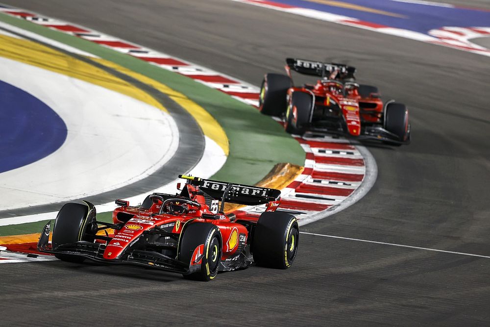 Carlos Sainz, Ferrari SF-23, Charles Leclerc, Ferrari SF-23