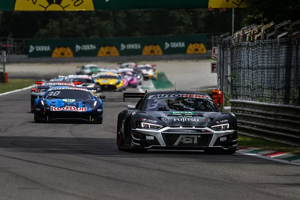 Start action, Kelvin van der Linde, Abt Sportsline Audi R8 LMS GT3 leads