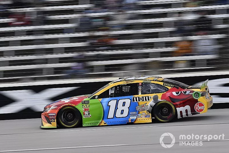 Kyle Busch, Joe Gibbs Racing, Toyota Camry M&M's