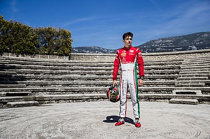 Leclerc: Senang bisa start dari posisi pole di Monako