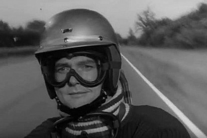Hommage an Roger Moore – den "ehemaligen Formel-1-Piloten“